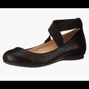 Jessica Simpson flats with ankle elastic straps in great condition